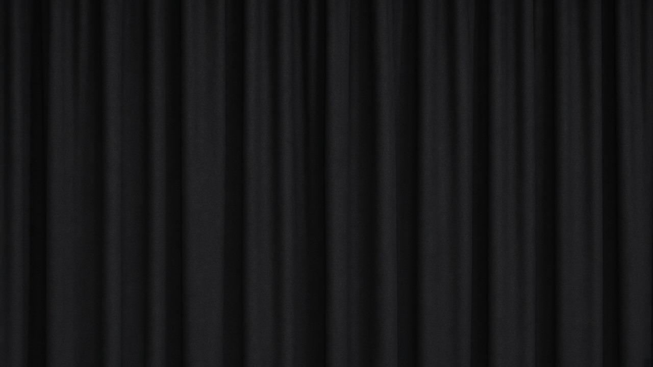 پرده‌ی ضد نور برای سینمای خانگی